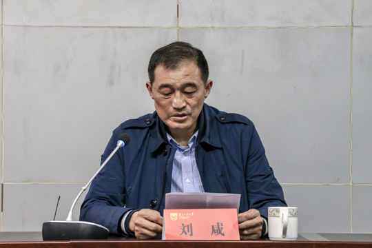 刘咸副馆长宣读学生阅读推广联合会聘任名单作者:团委,信息服务部